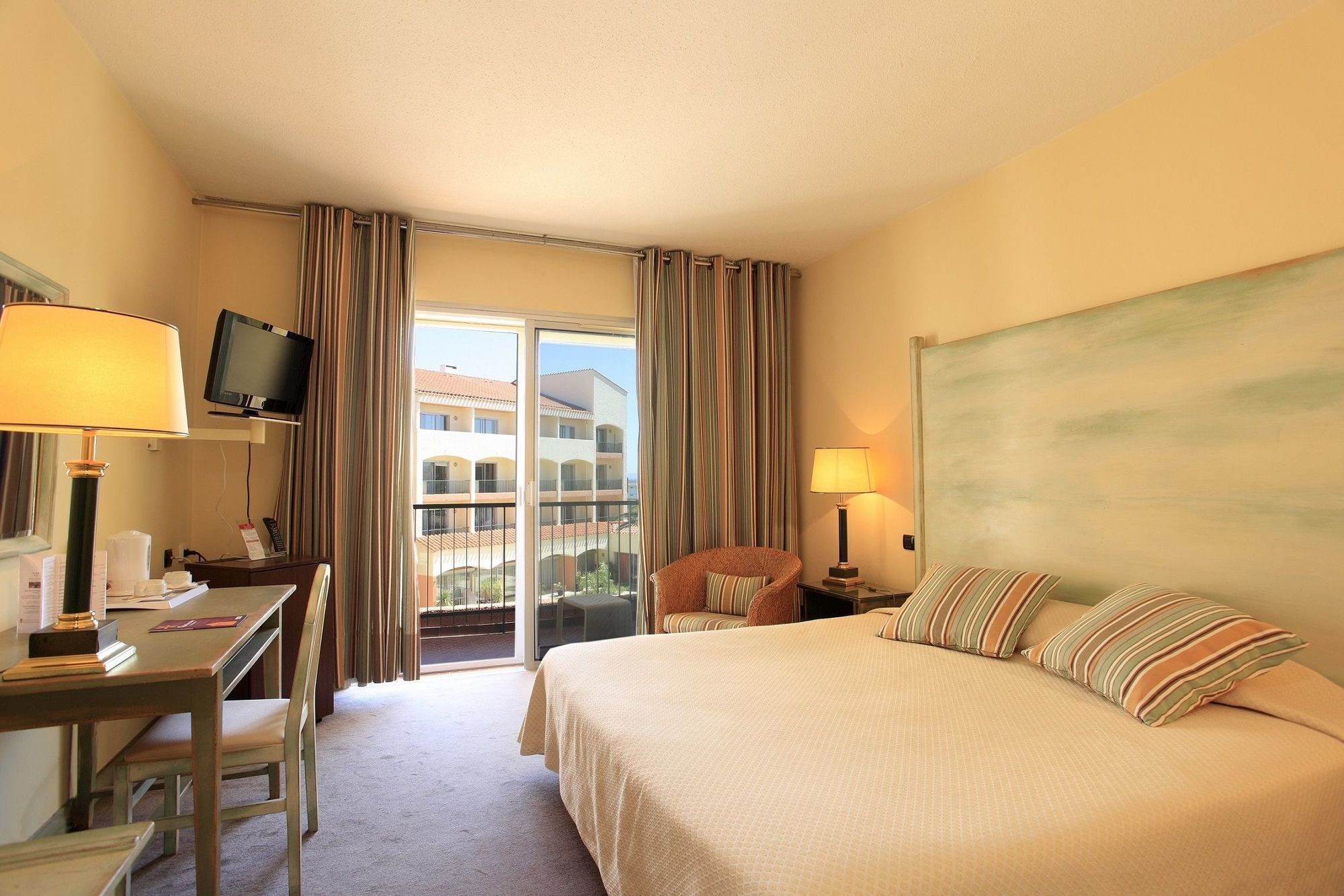Holiday Inn Perpignan, An Ihg Hotel Dış mekan fotoğraf